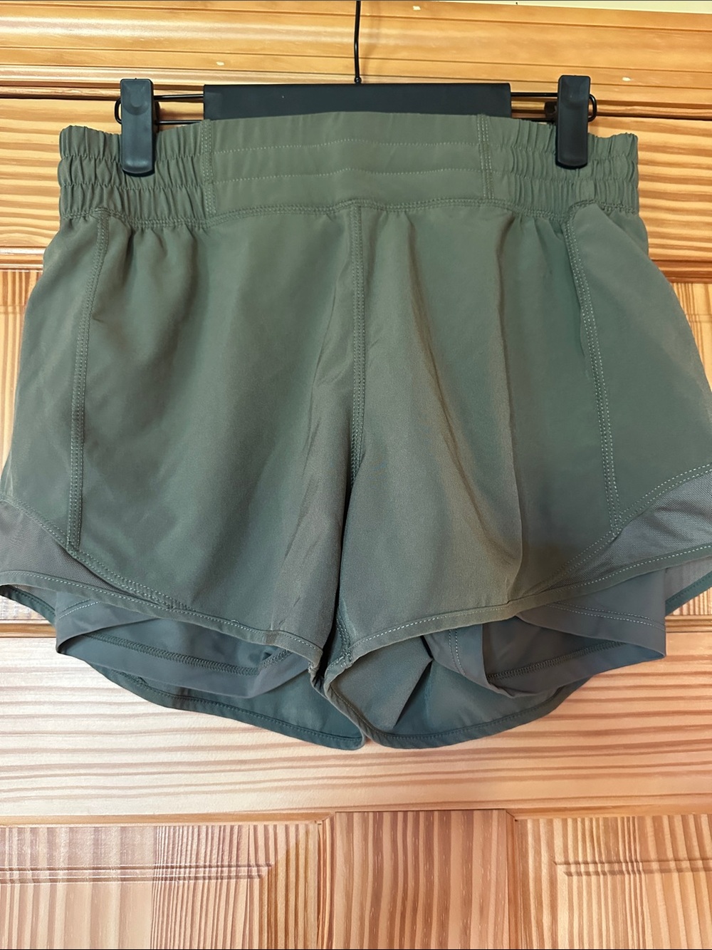 Mondetta performance & luxury Womens Olive Green Athletic Shorts size S